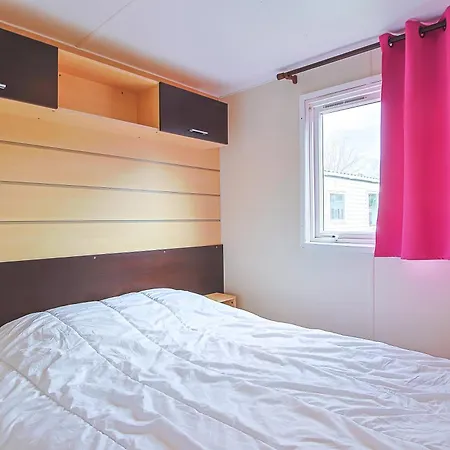 Mobilhome équipé Bois Masson Camping *