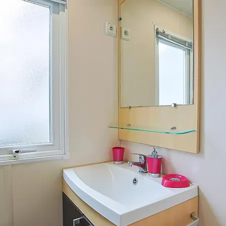 Camping Mobilhome équipé Bois Masson *